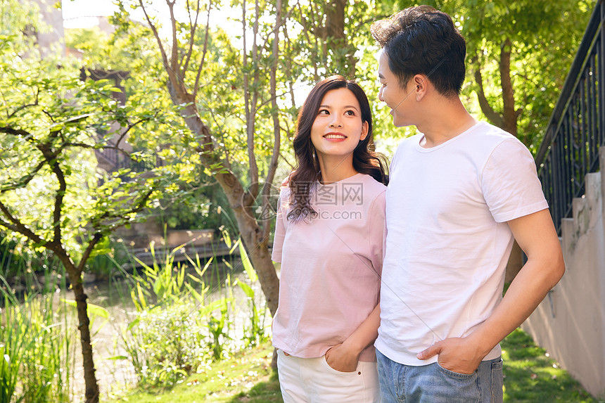 上海私人调查：都说爱情是一个神圣的事情